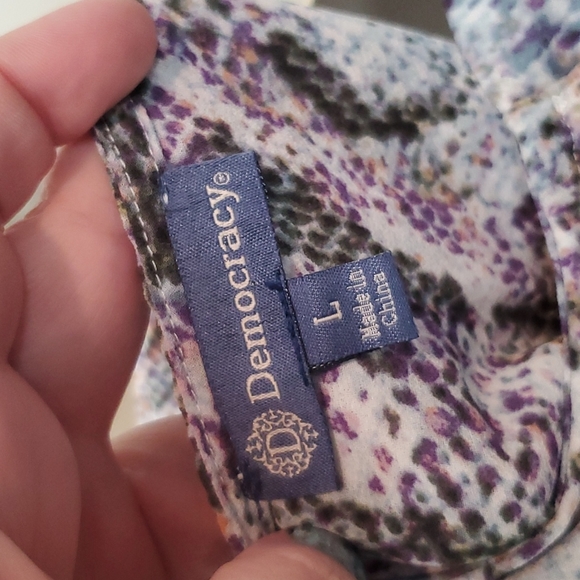 Democracy 3/4 Sleeve Ruffle Front Snake Print Blouse - Picture 7 of 9